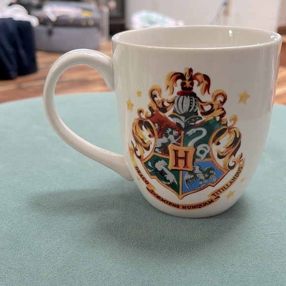 Harry Potter Hogwarts desk accessories castle mug sticker book and sign - Picture 5 of 12